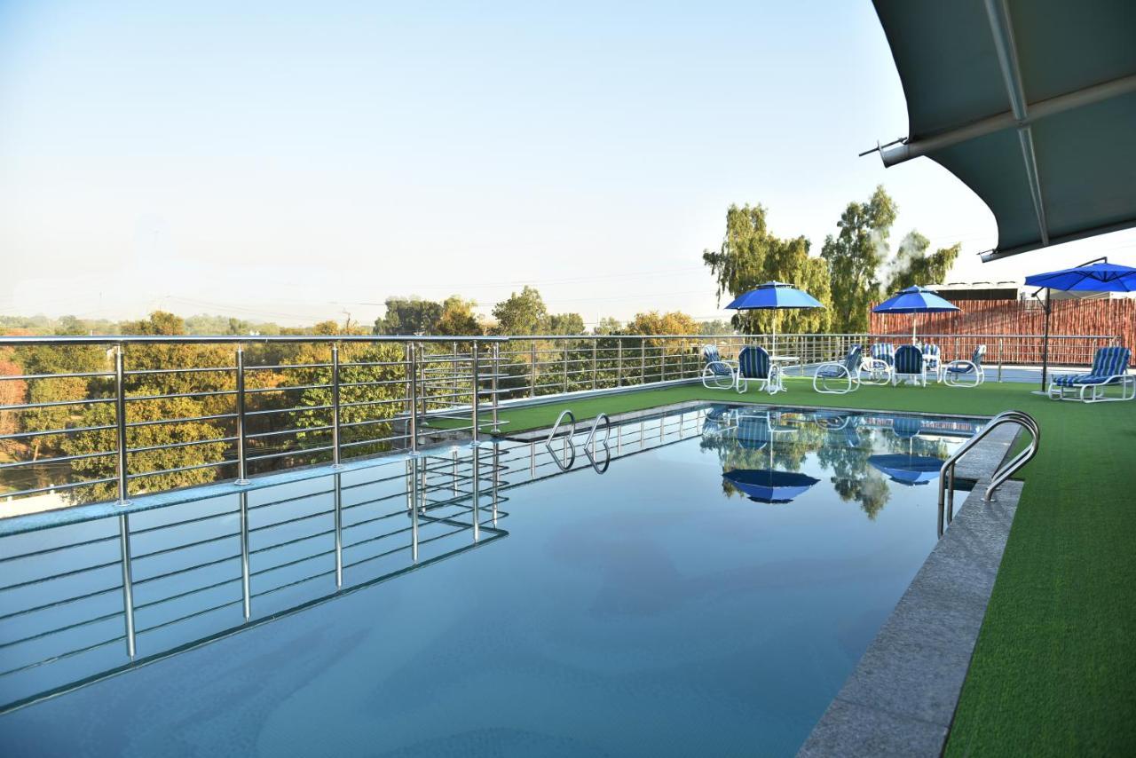 Best Western Premier Islamabad Eksteriør billede
